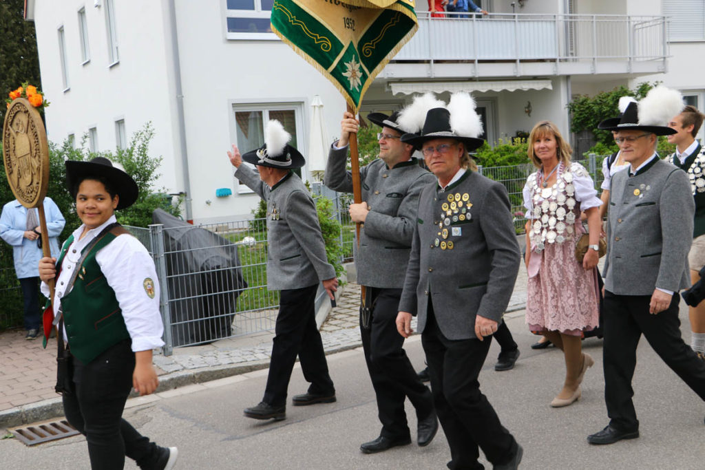 2019-04-25_Volksfesteinzug_1